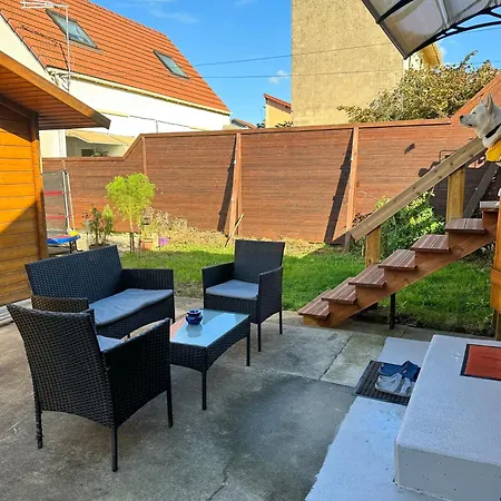 Cozy Paris Suburb! Chalet