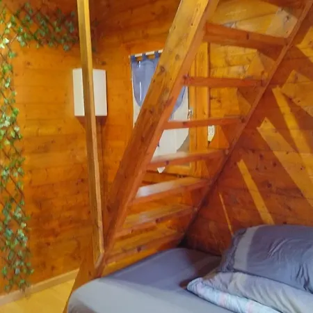 Cozy Paris Suburb! Chalet
